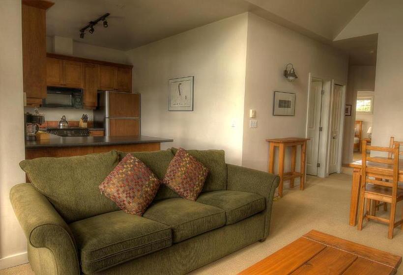 キングサイズベッドのデラックススイート, Waters Edge Shoreside Suites