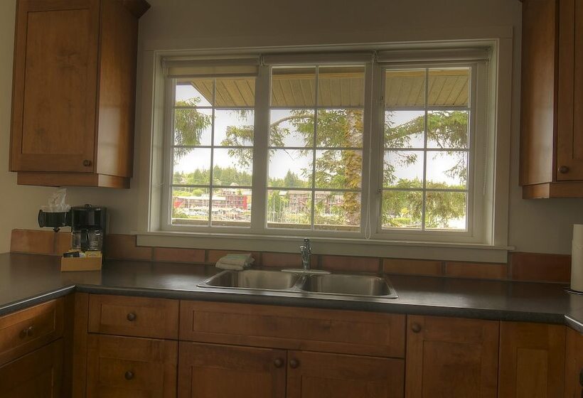 クイーンサイズベッドのスイートルーム, Waters Edge Shoreside Suites