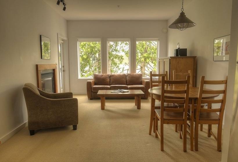 Люкс с Видом, Waters Edge Shoreside Suites