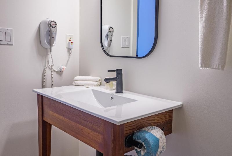 景色の見えるスイートルーム, Waters Edge Shoreside Suites