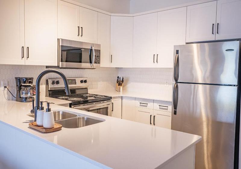 Люкс с Видом, Waters Edge Shoreside Suites