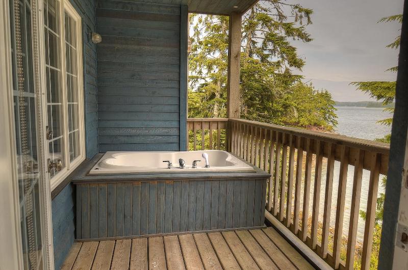 デラックススイート, Waters Edge Shoreside Suites