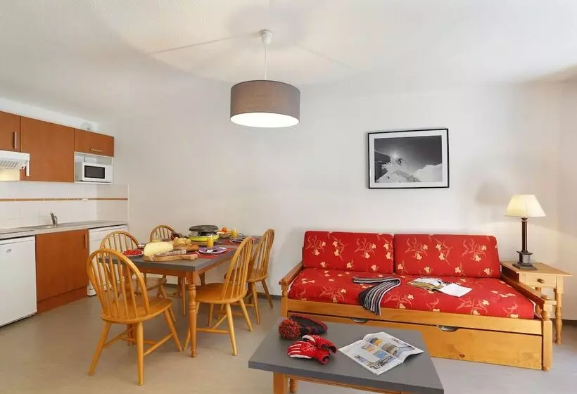 スタンダードスタジオ, Residence Nemea Les Grands Ax