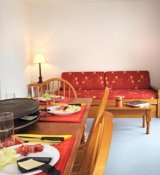 스탠다드 스튜디오, Residence Nemea Les Grands Ax