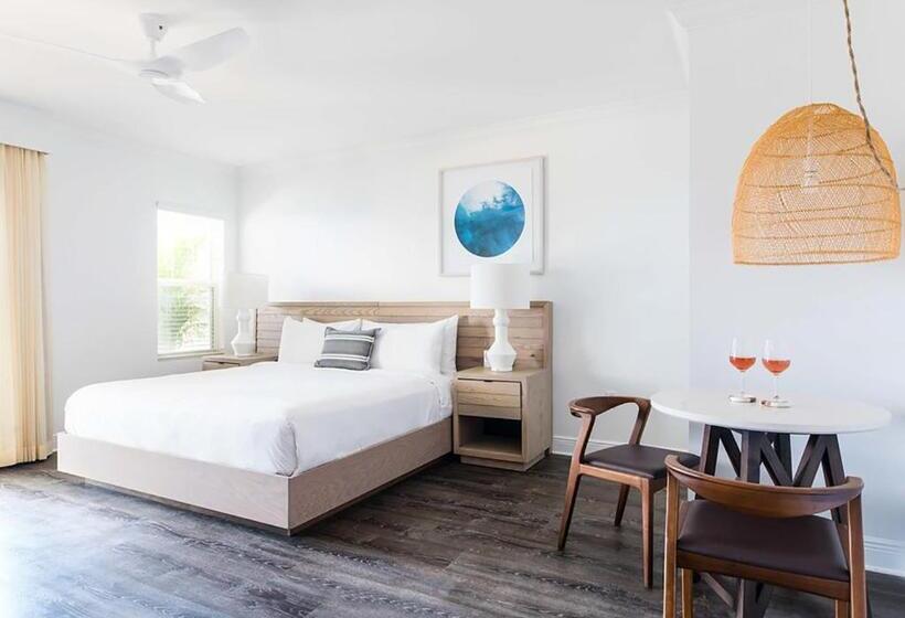 חדר סטנדרט עם מיטת קינג, Parrot Key Hotel & Villas