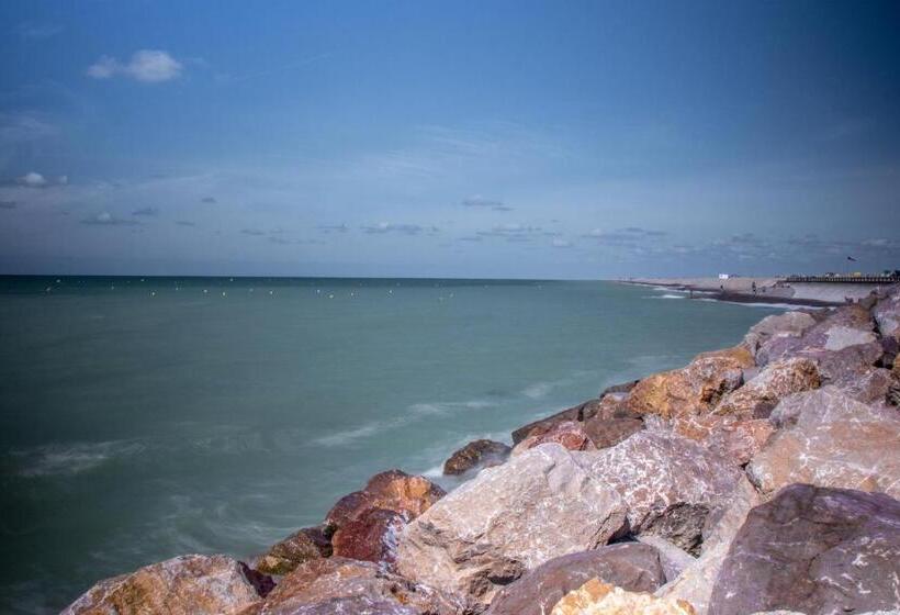 غرفة كومفورت, Chambres D Ault