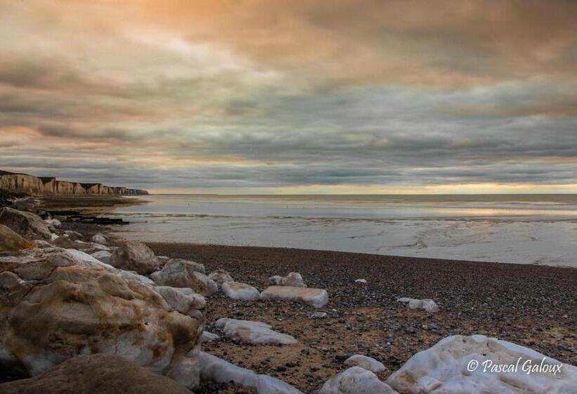 غرفة كومفورت, Chambres D Ault