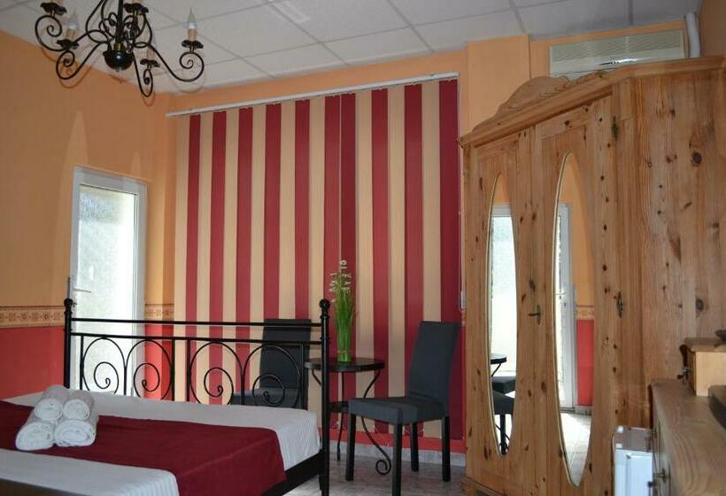 Номер Стандарт с Террасой, Plexus Boutique