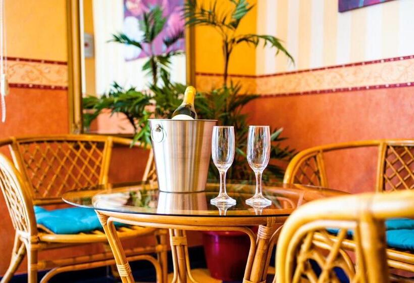 Family Suite, Plexus Boutique