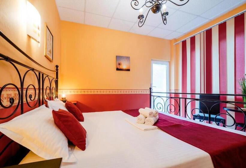 Номер Стандарт с Террасой, Plexus Boutique