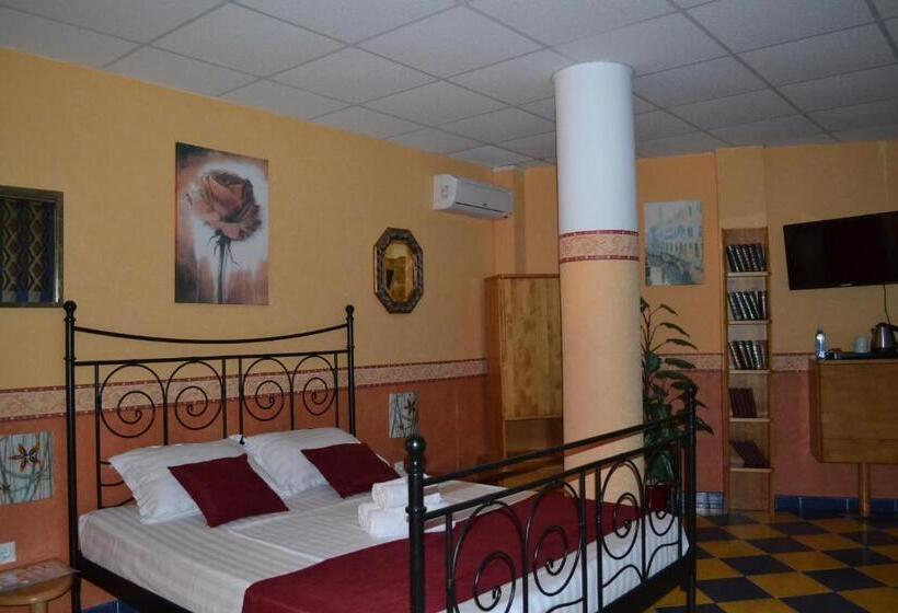 Family Suite, Plexus Boutique