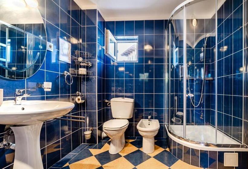 Family Suite, Plexus Boutique