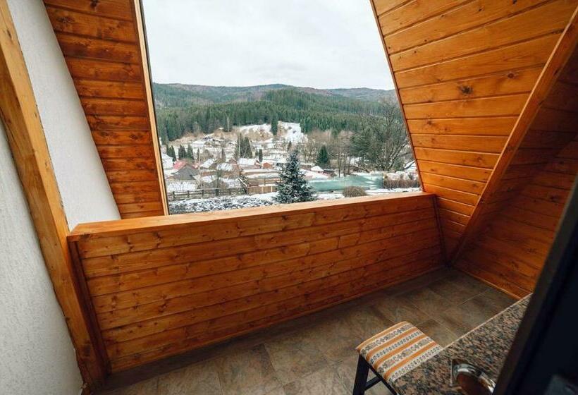 חדר סטנדרט עם מרפסת, Popasul Domnesc Resort& Spa Voronet Vue