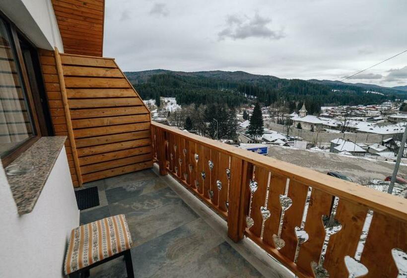 חדר סטנדרט עם מרפסת, Popasul Domnesc Resort& Spa Voronet Vue