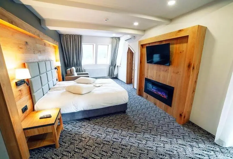 バルコニー付きデラックスルーム, Popasul Domnesc  Resort& Spa  Voronet Vue