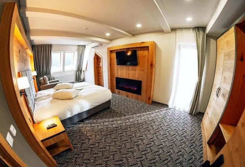 バルコニー付きデラックスルーム, Popasul Domnesc  Resort& Spa  Voronet Vue