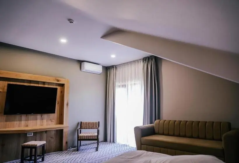 バルコニー付きジュニアスイート, Popasul Domnesc  Resort& Spa  Voronet Vue
