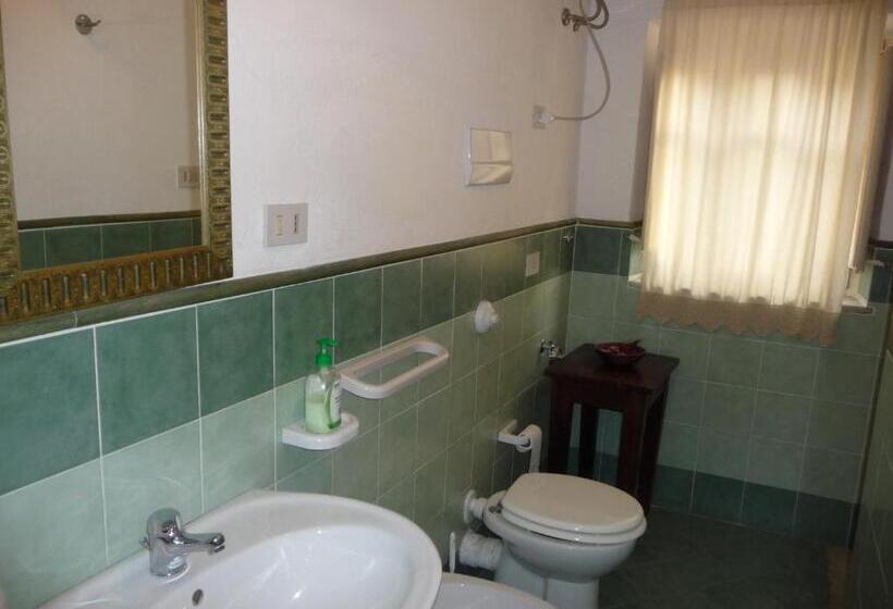 חדר סטנדרט לשלושה, Vecchia Carrucola