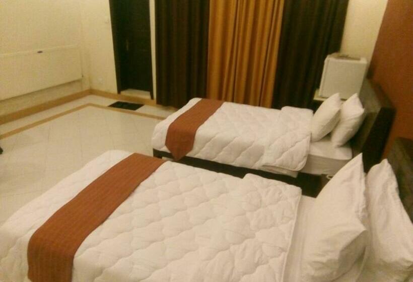 اتاق لوکس, Islamabad Royal Inn