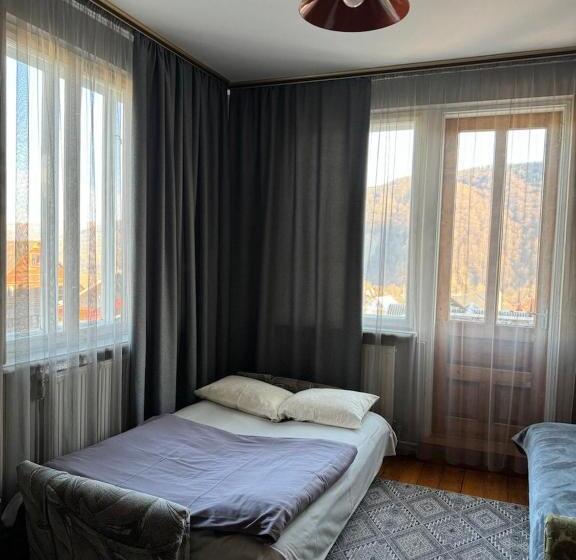 اتاق استاندارد سه تخته با بالکن, Sadyba Girske Povitria