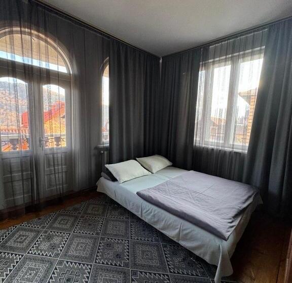 اتاق خانوادگی, Sadyba Girske Povitria