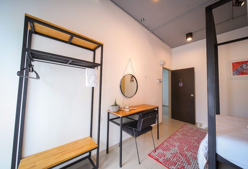 غرفة قياسية, The Lov Penang