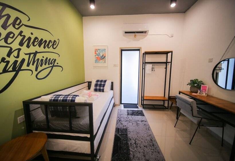 غرفة قياسية, The Lov Penang