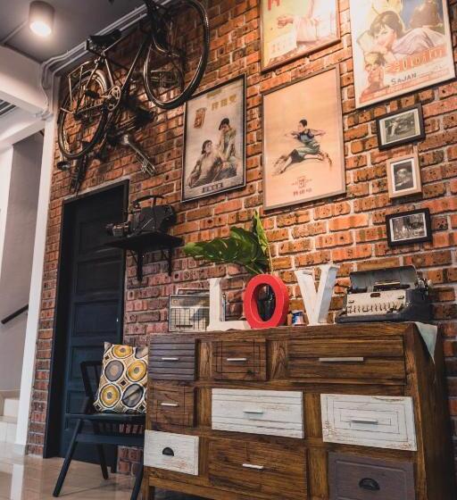 غرفة قياسية, The Lov Penang