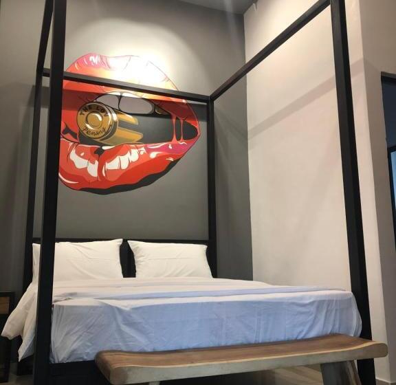 غرفة قياسية, The Lov Penang