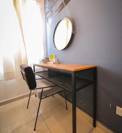 غرفة قياسية ثلاثية, The Lov Penang