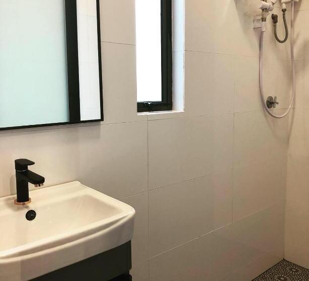 غرفة ديلوكس ثلاثية, The Lov Penang