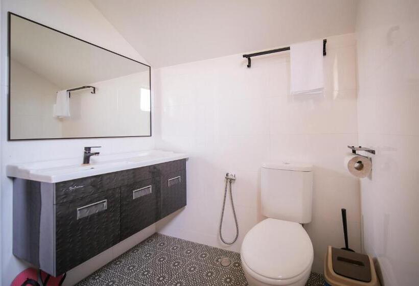 إستوديو سوبيريور, The Lov Penang