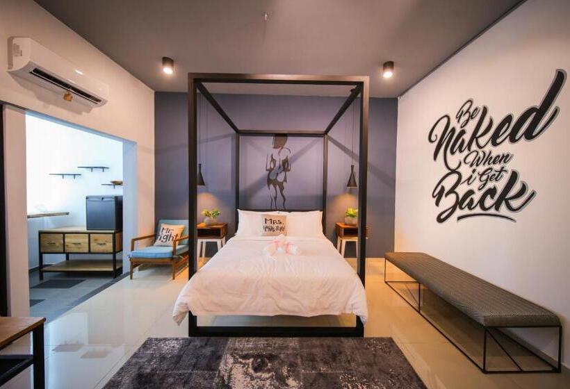 إستوديو سوبيريور, The Lov Penang