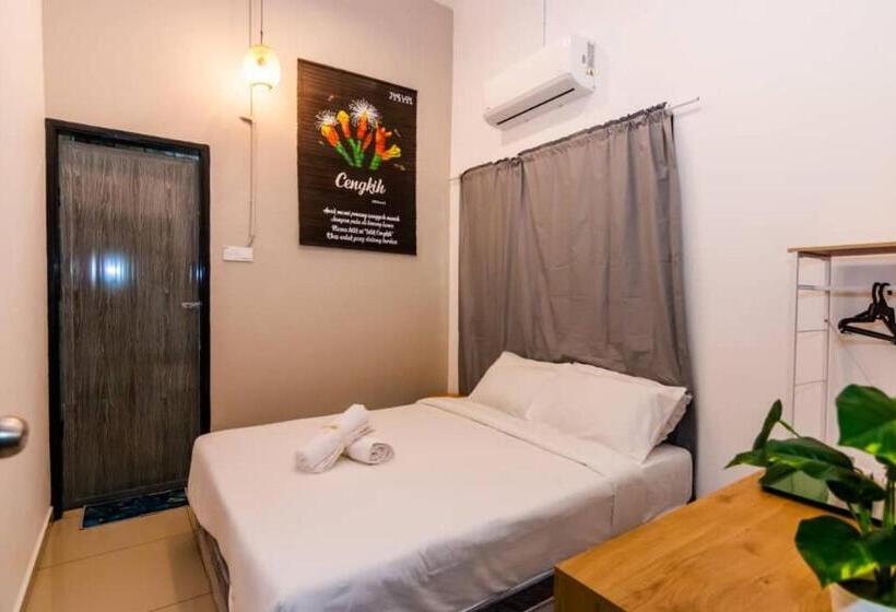 غرفة أساسية, The Lov Penang