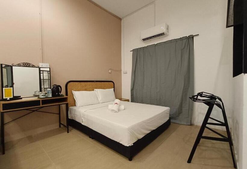 غرفة عائلية, The Lov Penang