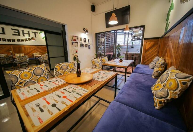 غرفة قياسية, The Lov Penang