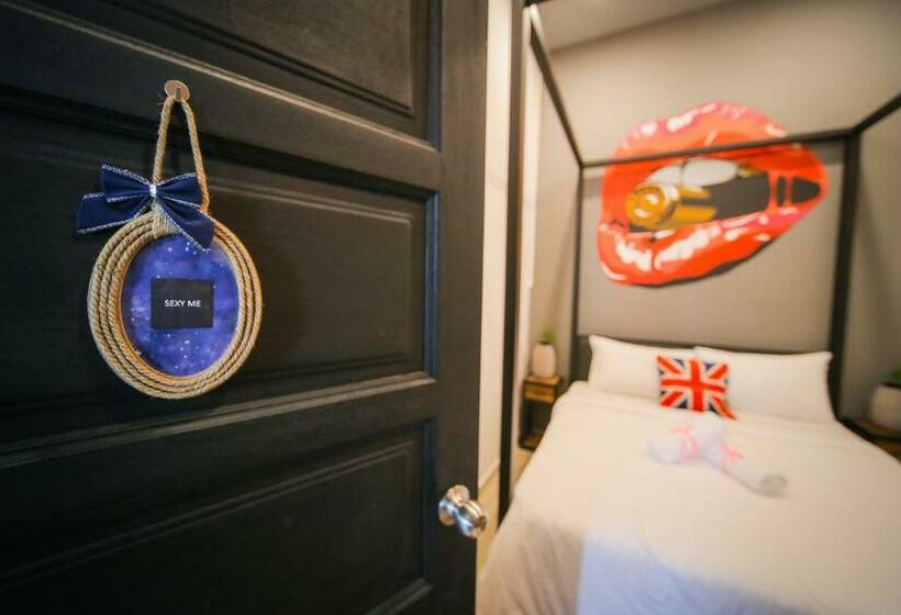 غرفة قياسية, The Lov Penang