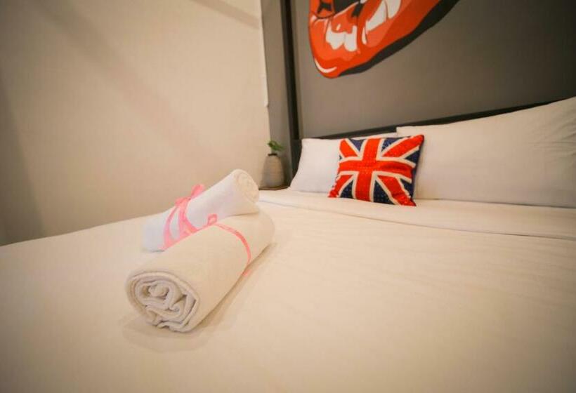 غرفة قياسية, The Lov Penang