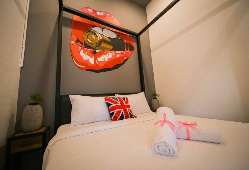 غرفة قياسية, The Lov Penang