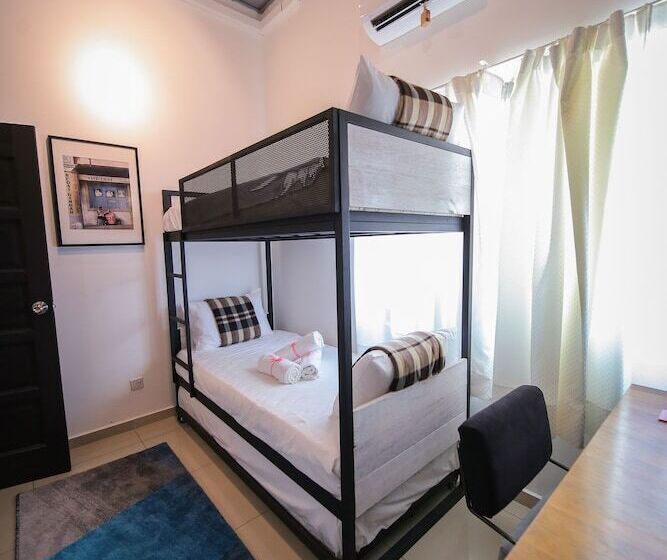 غرفة أساسية, The Lov Penang