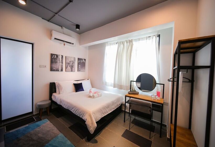 غرفة قياسية, The Lov Penang