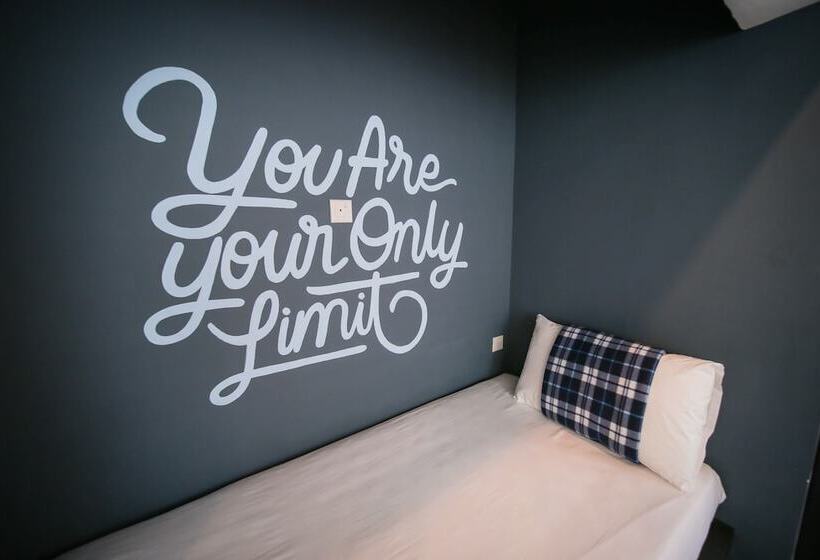 غرفة قياسية, The Lov Penang