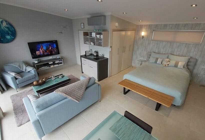 إستوديو قياسى سرير مزدوج, The Bay Lodge