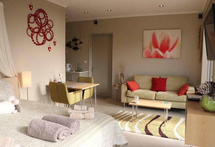 إستوديو قياسى سرير مزدوج, The Bay Lodge