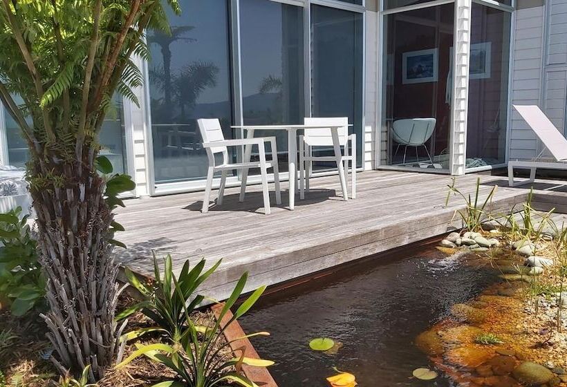 إستوديو قياسى سرير مزدوج, The Bay Lodge