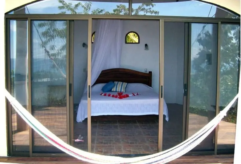 デラックスバンガロー, Lagunavista Villas