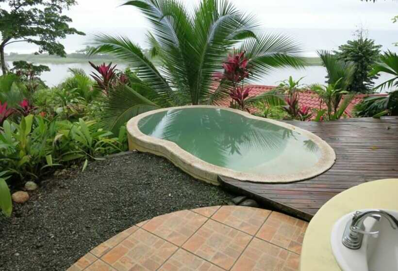 بانگلوی لوکس, Lagunavista Villas