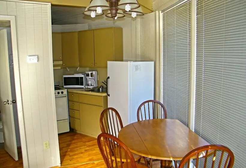 キャビン, Lake Myers Rv & Camping Resort
