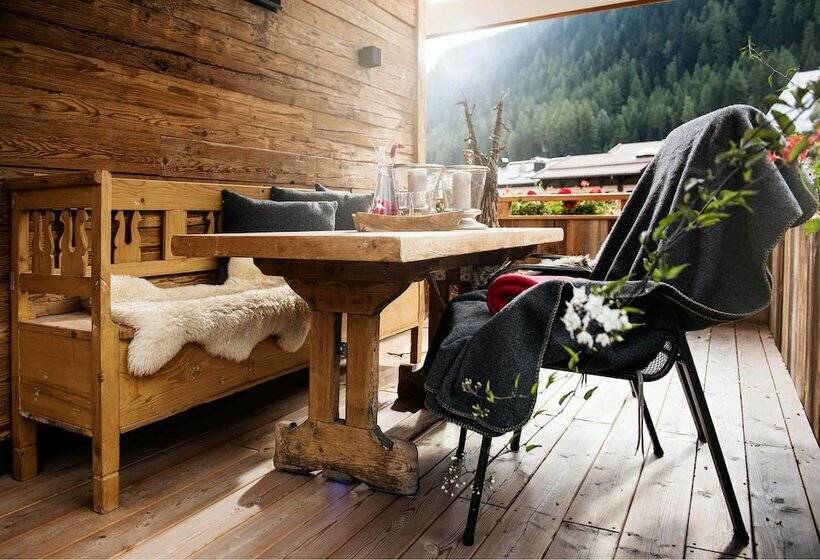 Апартаменты Comfort 3 Спальни, Galzig Lodge