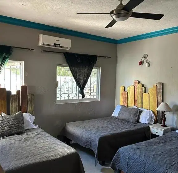スリーベッドルーム ヴィラ, Casa Raymundo Suites